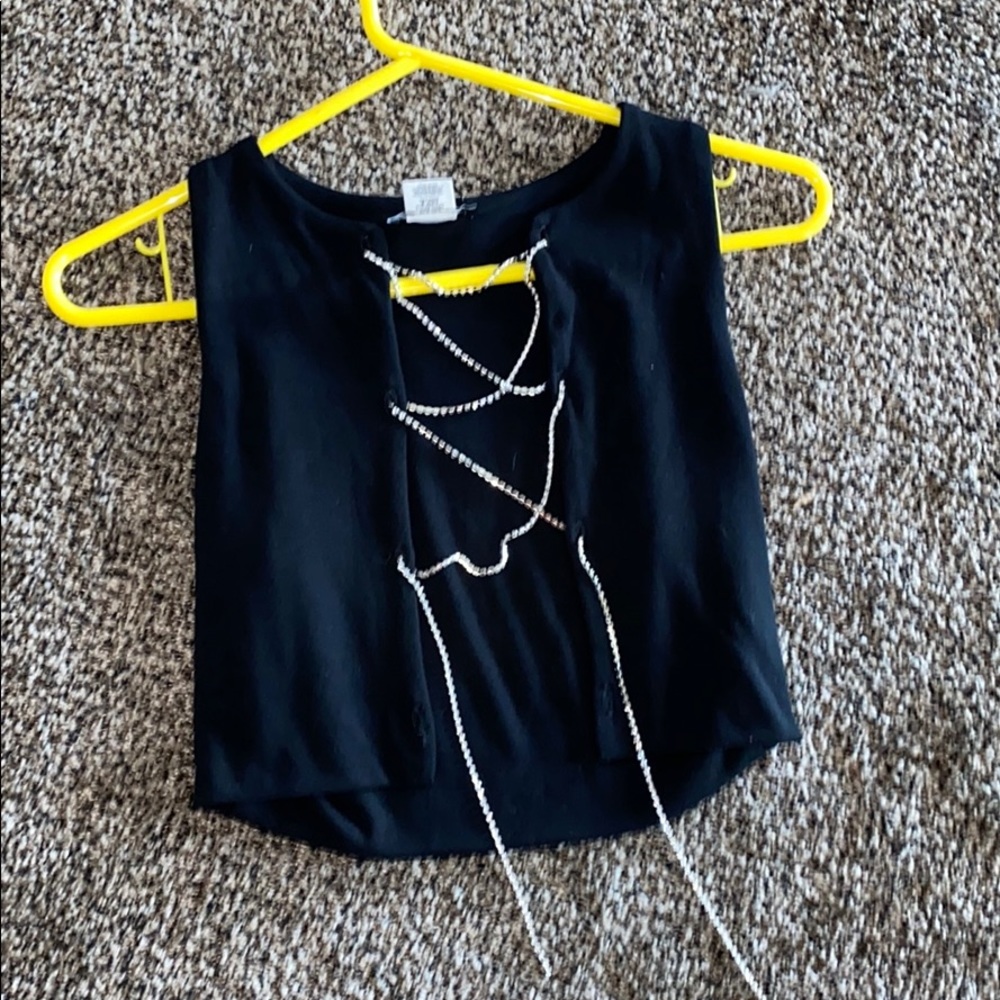 chain black tank